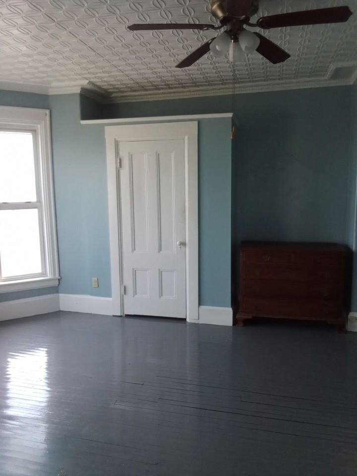 24 Washington St - Photo 4 of 8