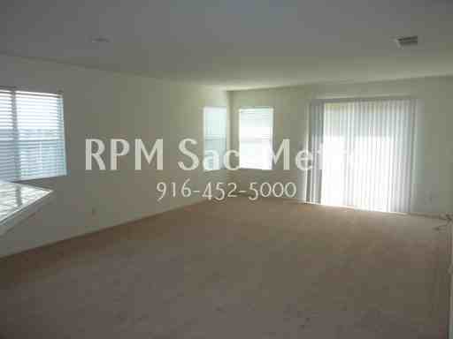 4329 Middlebury Way - Photo 3 of 4