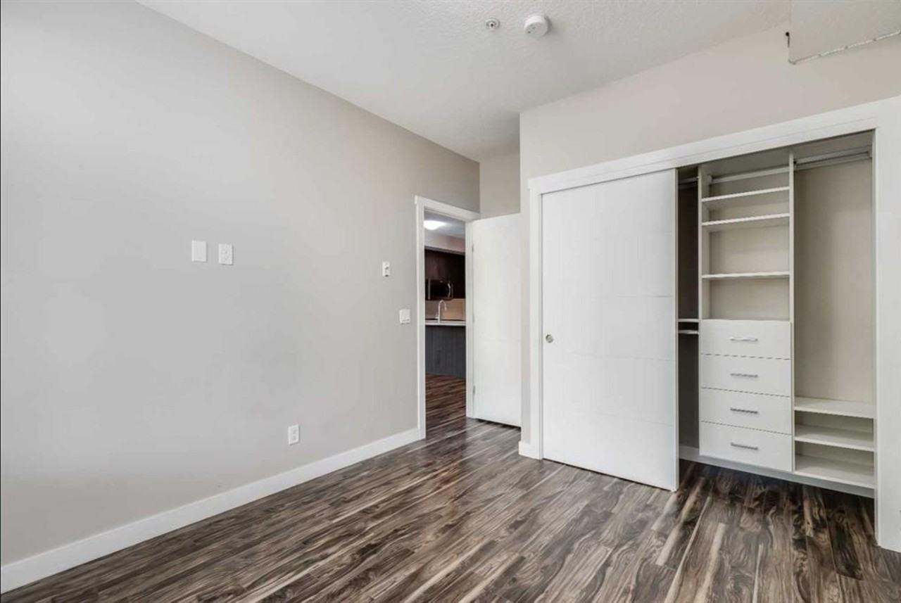 605 17 Avenue Northwest - Photo 2 of 10