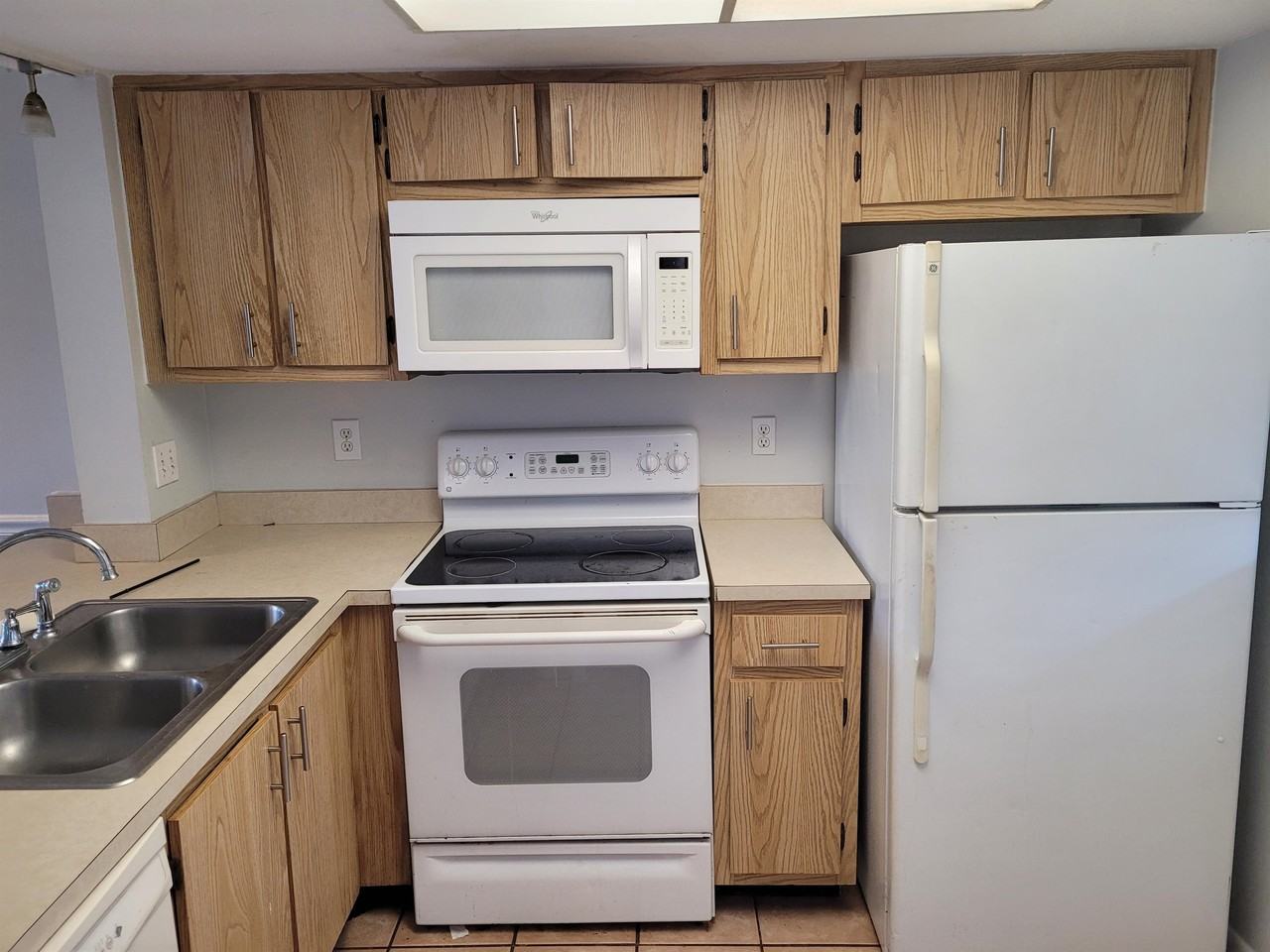 1700 University Lane - 105unit 105 #105 - Photo 3 of 10