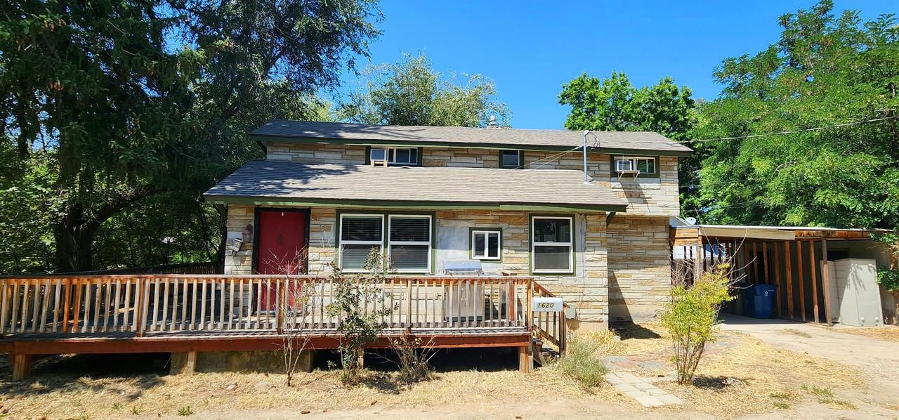 1620 W Warren St #1 - Photo 2 of 18