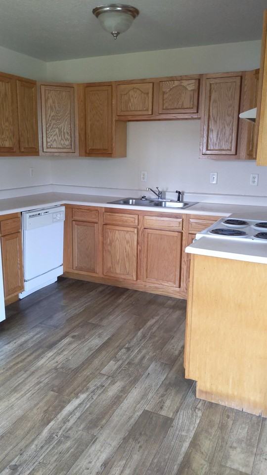 70 Cambridge Dr #19 - Photo 3 of 24