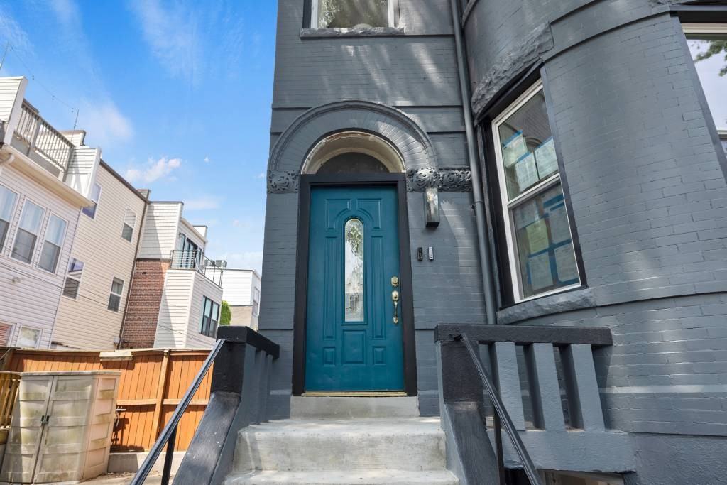 1810 N Capitol St Nw #1 - Photo 3 of 25