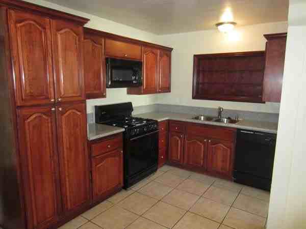 2836 N Crescent Ave - Photo 3 of 9