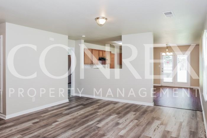 152 Bayside Ln - Photo 3 of 20