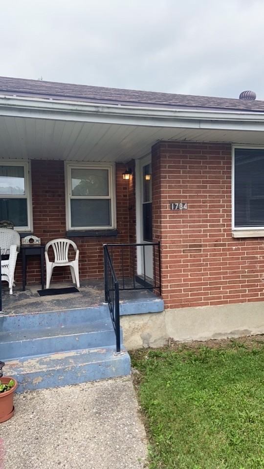 1734 Harold Dr - Photo 2 of 27