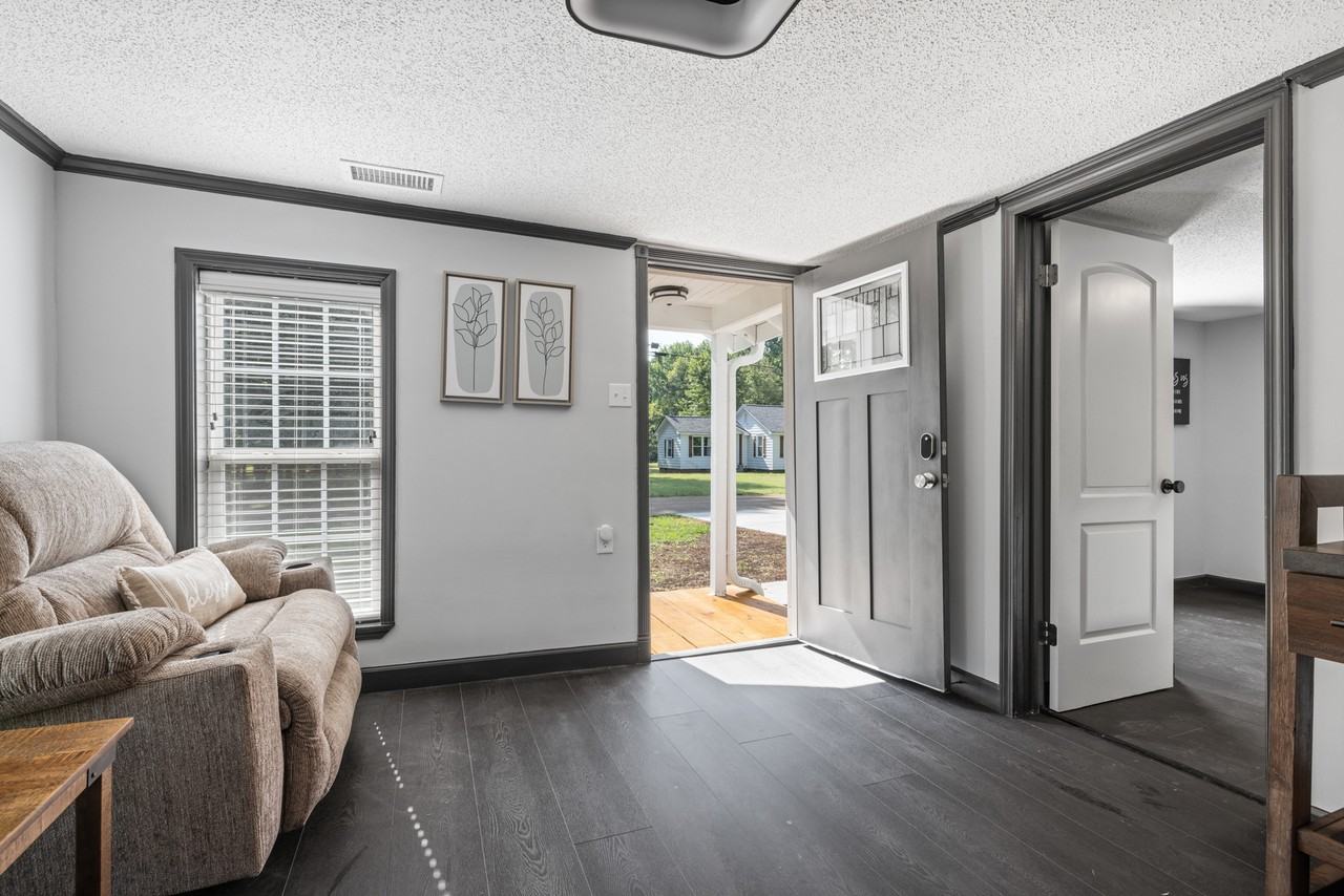 311 College St #NA - Photo 3 of 12