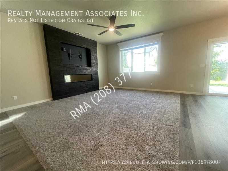 3085 N Summermoon Ave - Photo 2 of 18