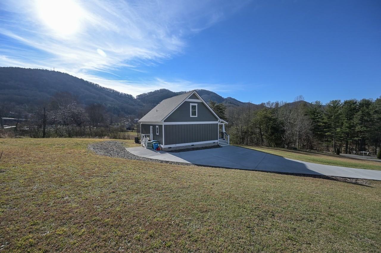 105 Bobby Ridge Dr #NA - Photo 3 of 20