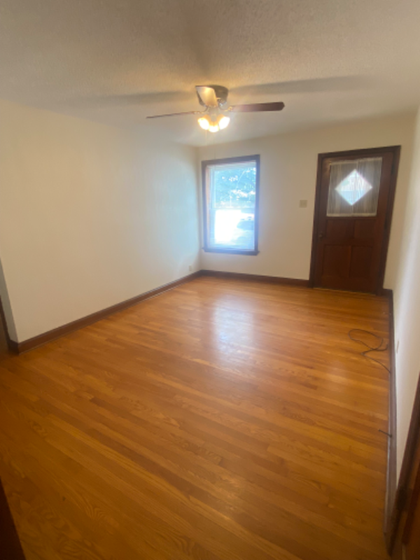3323 Watson Rd - Photo 2 of 7