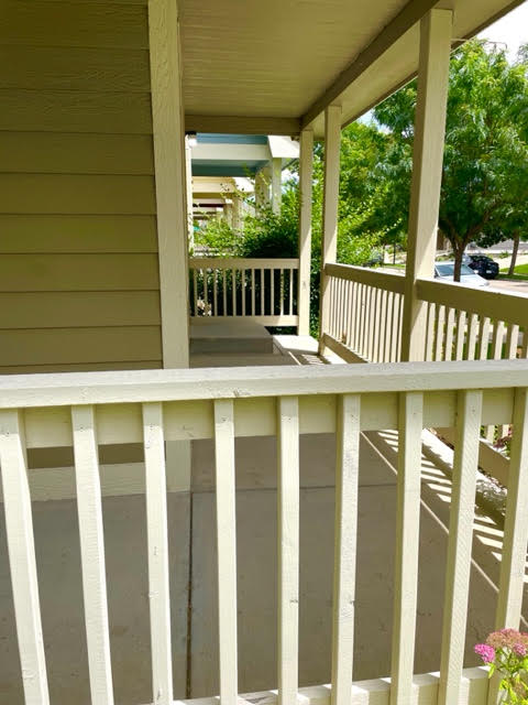 2032 Ravenview Rd - Photo 2 of 18