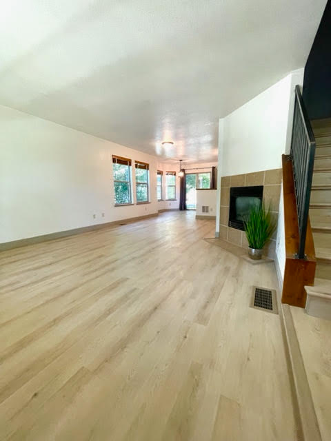 2032 Ravenview Rd - Photo 3 of 18