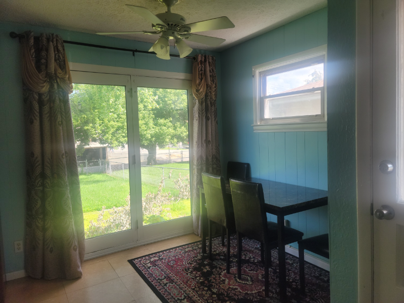 304 Pineview Dr - Photo 2 of 11