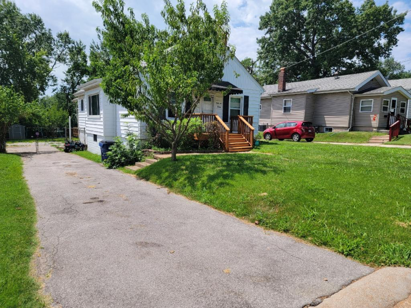 8620 Moran Pl - Photo 2 of 22