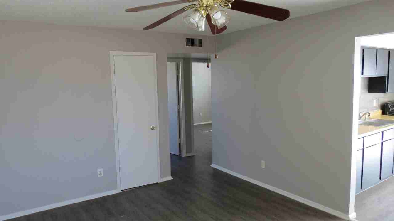 427 E. Mesquite Ave. - 2Unit 2 #2 - Photo 2 of 10