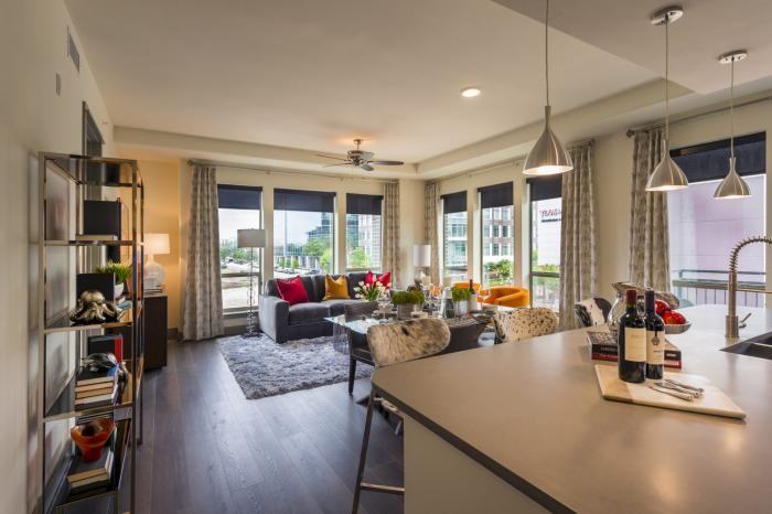 906 Town and Country Boulevard - Photo 3 of 10