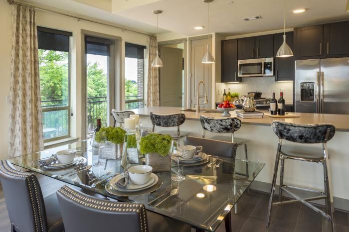 906 Town and Country Boulevard - Photo 6 of 10