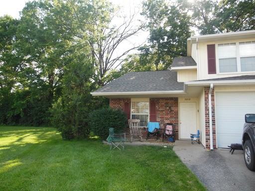 1602 Steamboat Ln - Photo 2 of 2