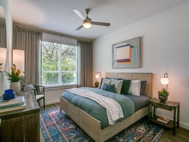 3902 Dacoma St - Photo 4 of 10