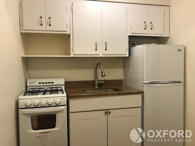 1492 2nd Avenue - Photo 7 of 10