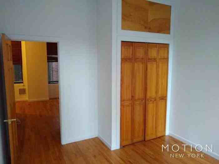 1264 Lexington Avenue - Photo 2 of 7