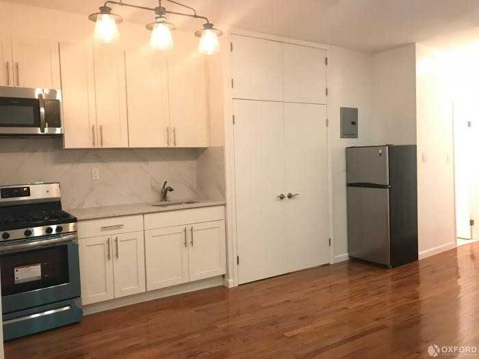 7611 Third Avenue - Photo 5 of 10