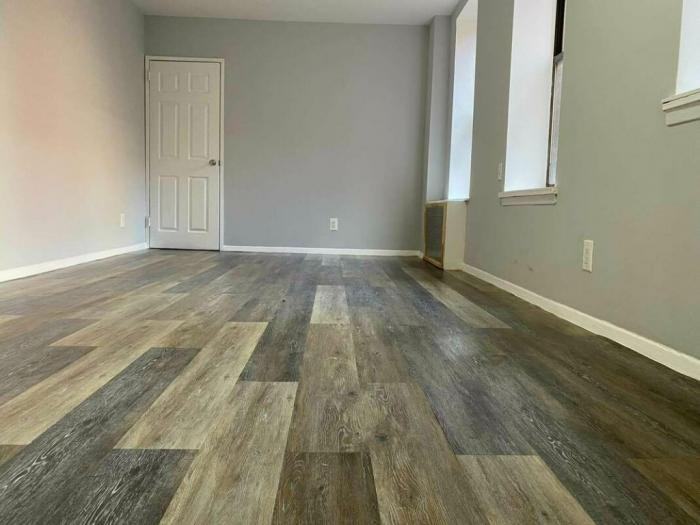 946 Bronx Park S - Photo 2 of 8