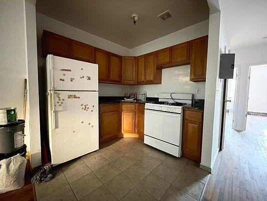 1100 Dr Martin L King Jr Blvd - Photo 3 of 10