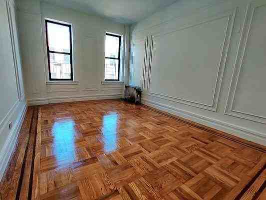 1124 Stratford Ave - Photo 2 of 4