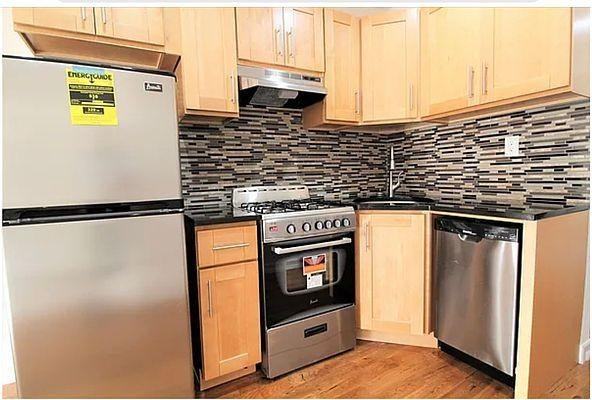 594 Morris Ave - Photo 2 of 5