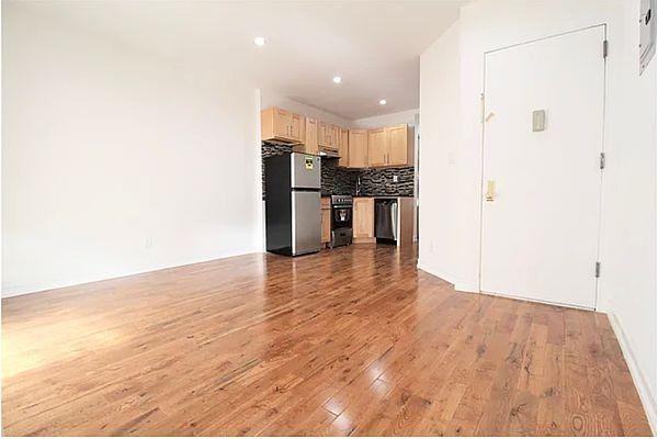 594 Morris Ave - Photo 3 of 5