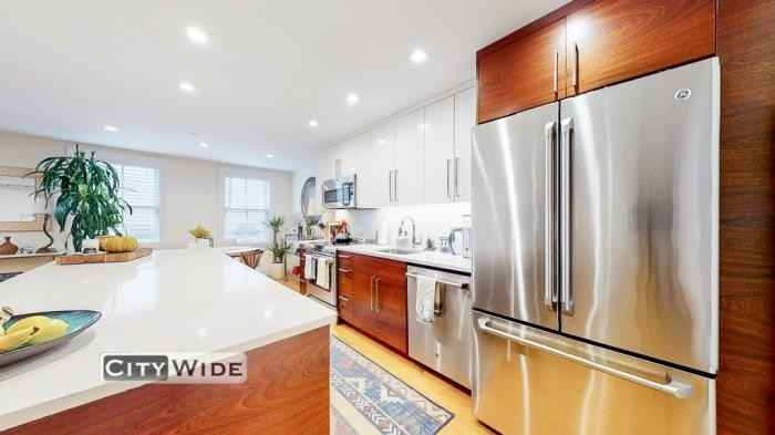 237 Bleecker Street - Photo 4 of 10