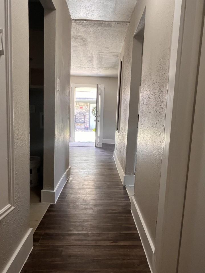 9110 Kentshire Dr #B - Photo 7 of 12