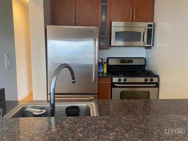 260 W 54th St - Photo 4 of 6