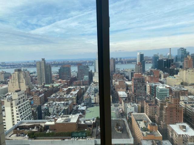 260 W 54th St - Photo 6 of 6