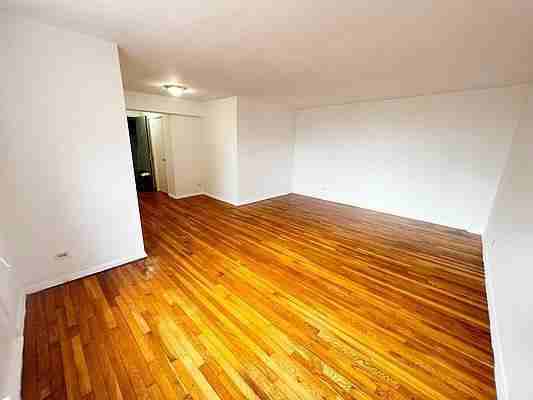 2324 Walton Ave - Photo 3 of 5