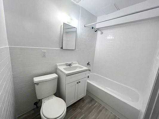 830 Beck St - Photo 3 of 5