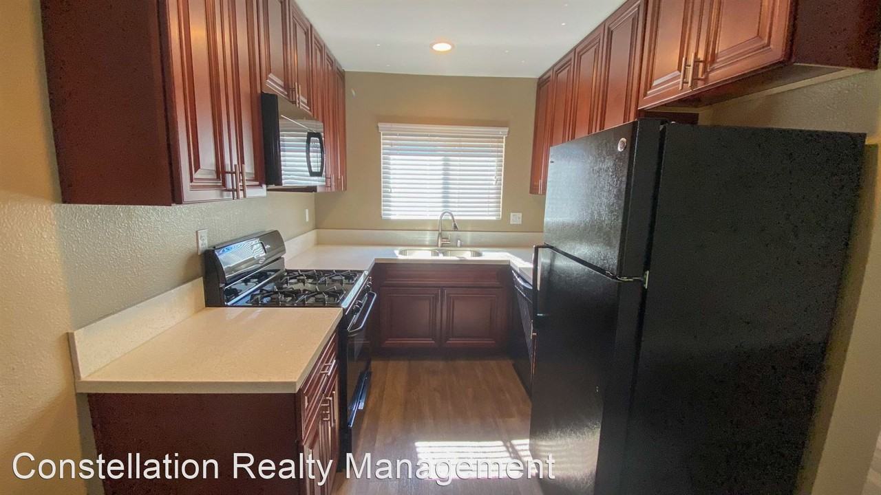 4067 47th Street - Photo 3 of 7