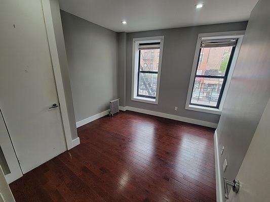 4316 Broadway - Photo 3 of 6
