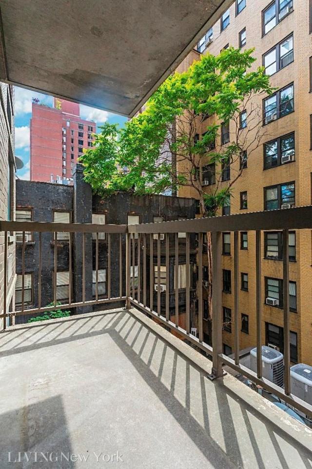 184 Lexington Avenue - Photo 2 of 8