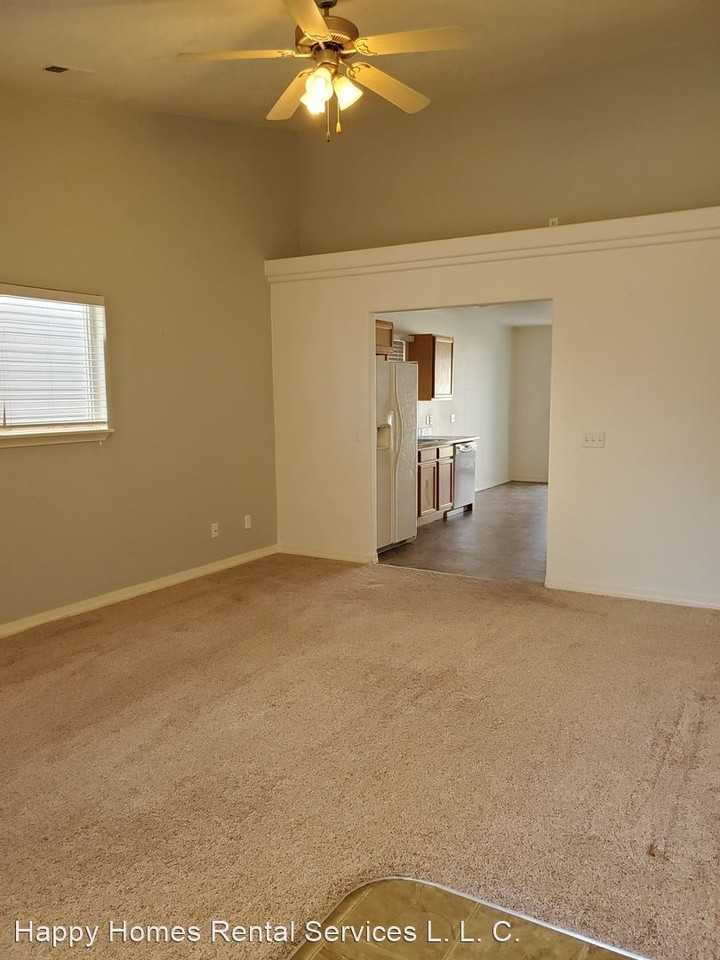 7372 N Bedford Ln - Photo 2 of 23