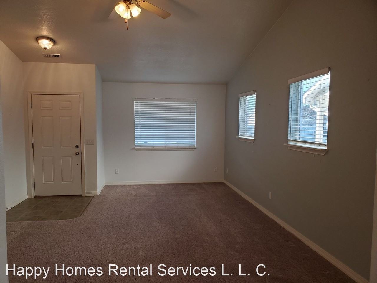 7372 N Bedford Ln - Photo 3 of 23