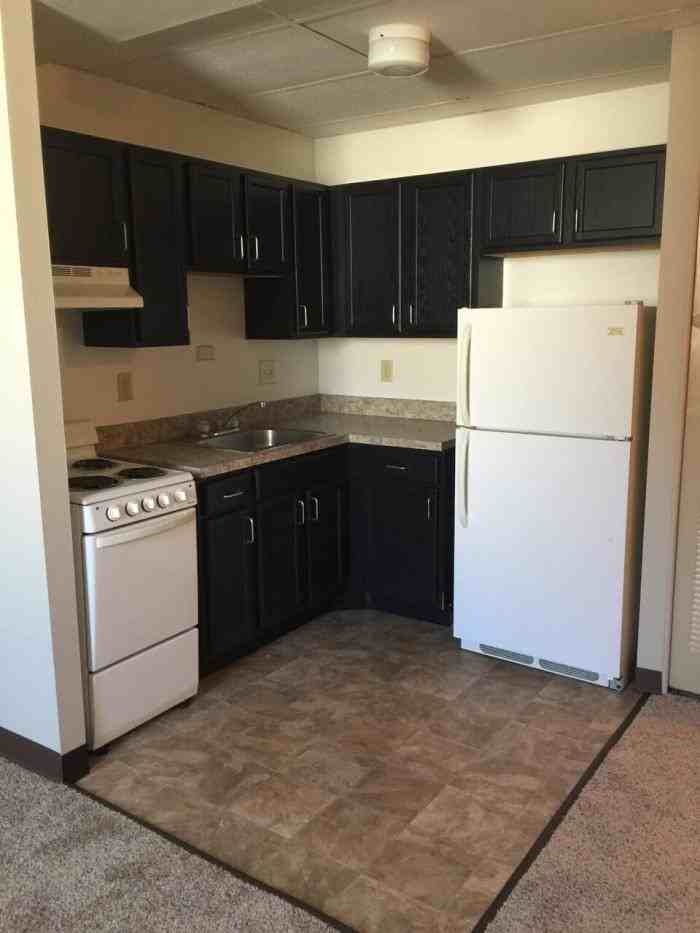 1143 Main Street - Photo 3 of 10