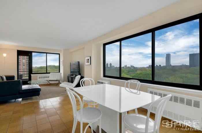 372 Central Park West - Photo 4 of 6