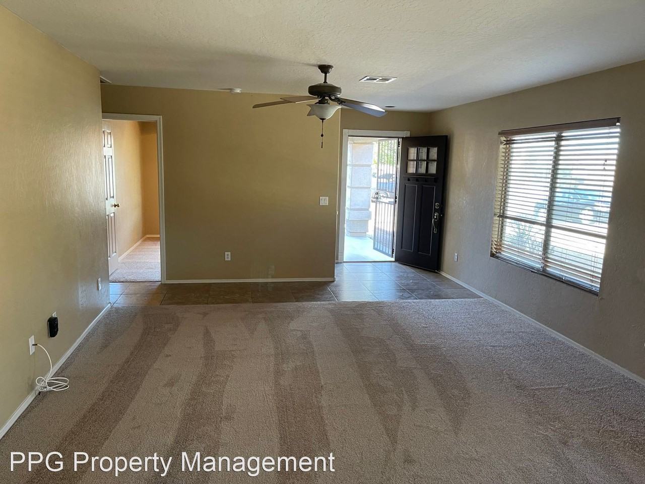 8211 S 54th Ave - Photo 3 of 16