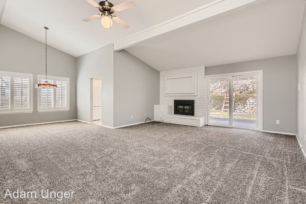 8257 S Locust St - Photo 3 of 25