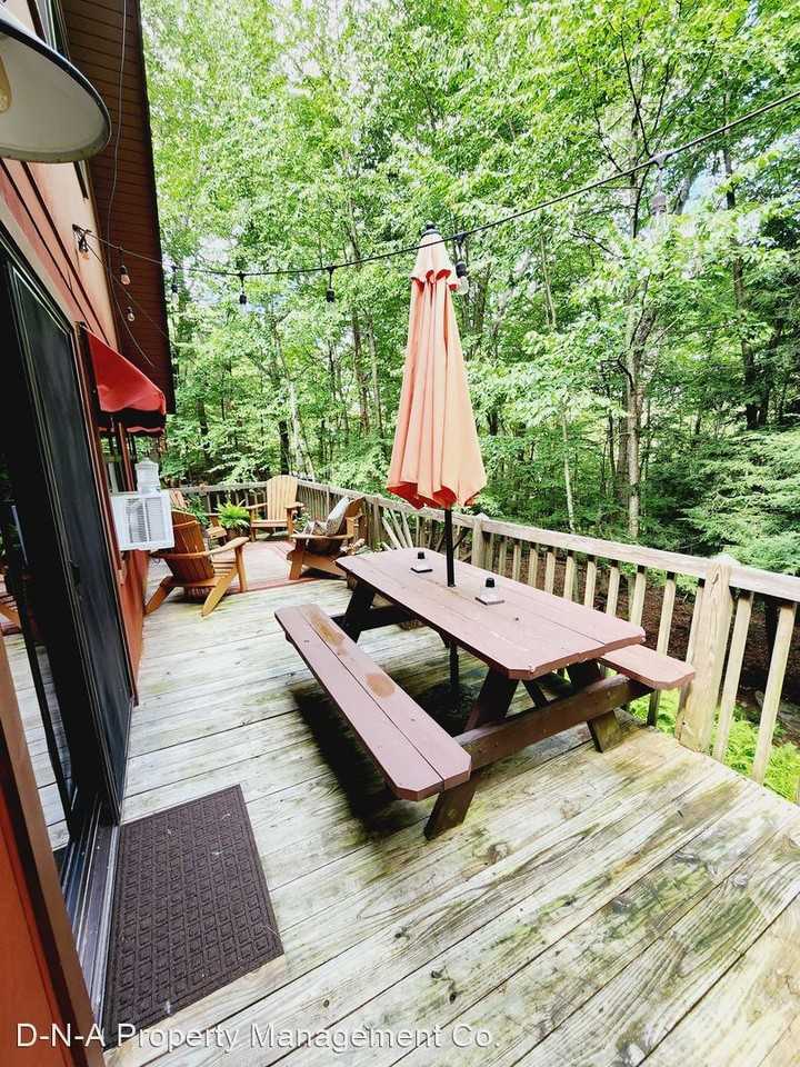 305 Valley Rd - Photo 3 of 18