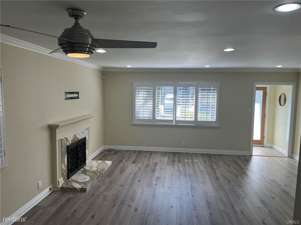 3212 Oak Ave - Photo 2 of 8