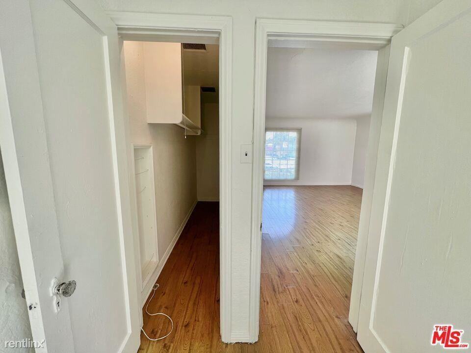 4956 San Vicente Blvd - Photo 2 of 12