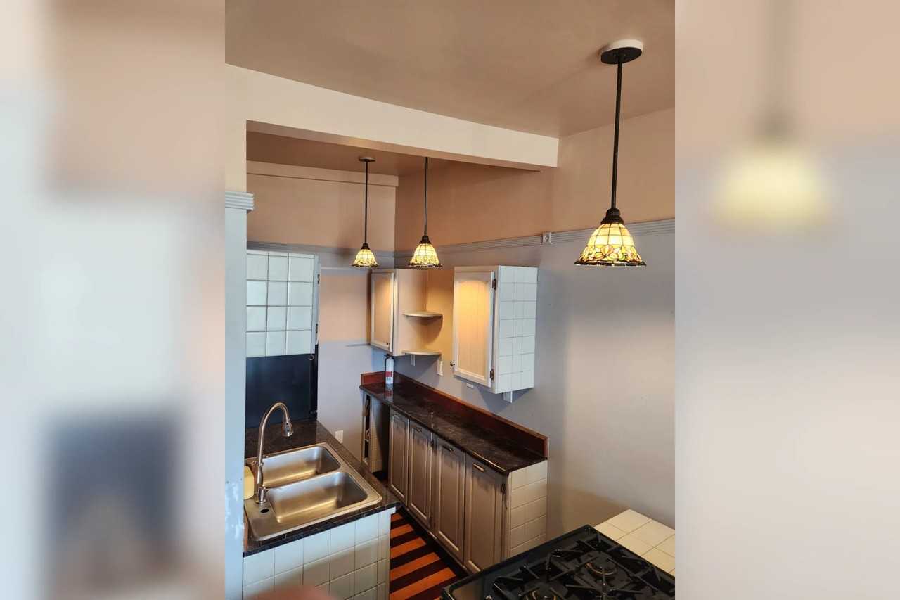 100102 Naples St - Photo 3 of 21